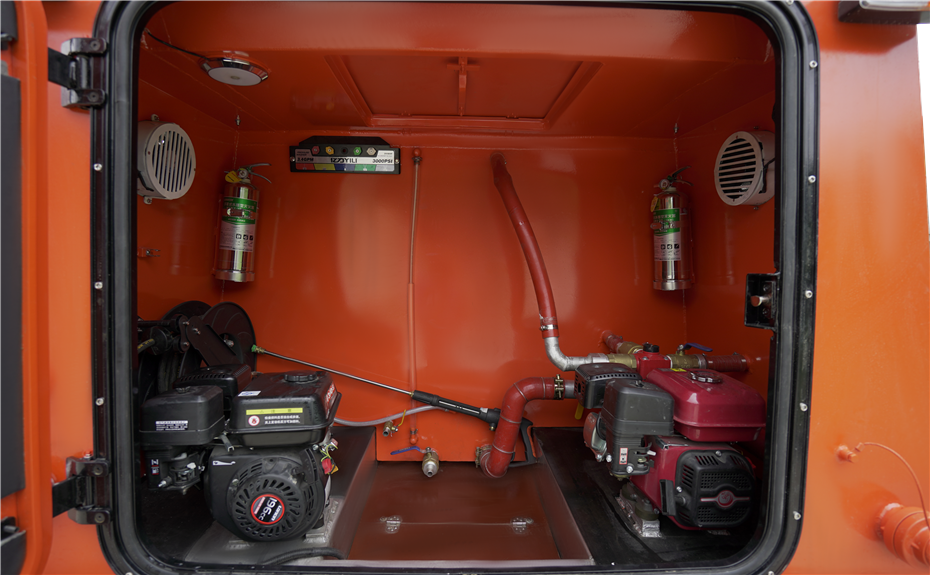 Véhicule utilitaire tout terrain à chenilles - Camion de pompier